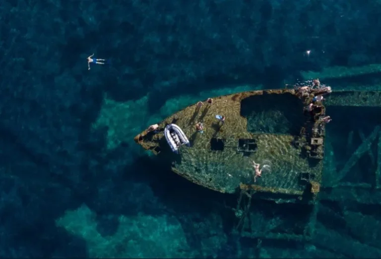 Villa Miri Privlaka Services Excursion Božava sunken Boat in Sakarun beach