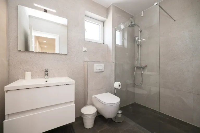Villa Miri Privlaka Villa Miri Orchid Bathroom white with shower